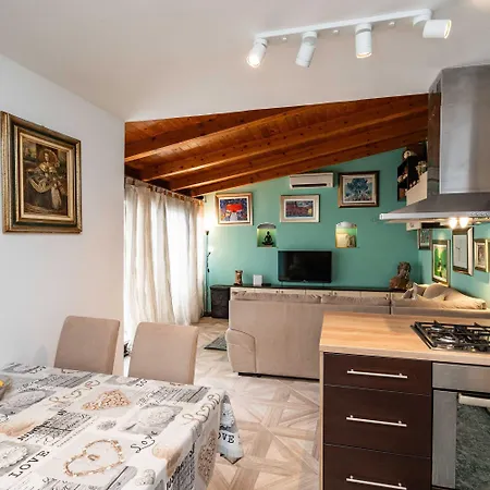 Apartment&room Sunset 3*