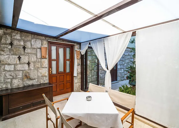 & Sunset Guest house